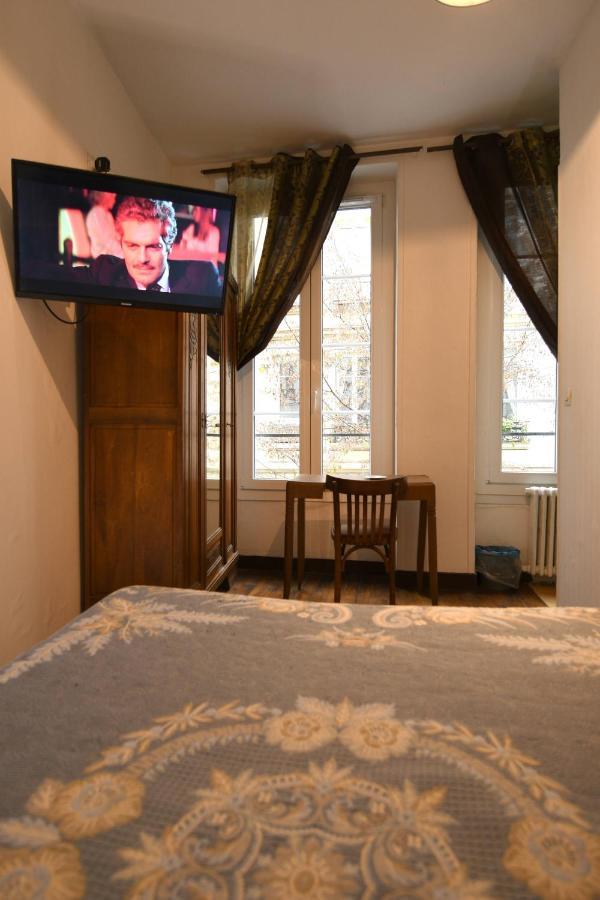 Hotel D'Orleans Paris Gare De L'Est ภายนอก รูปภาพ
